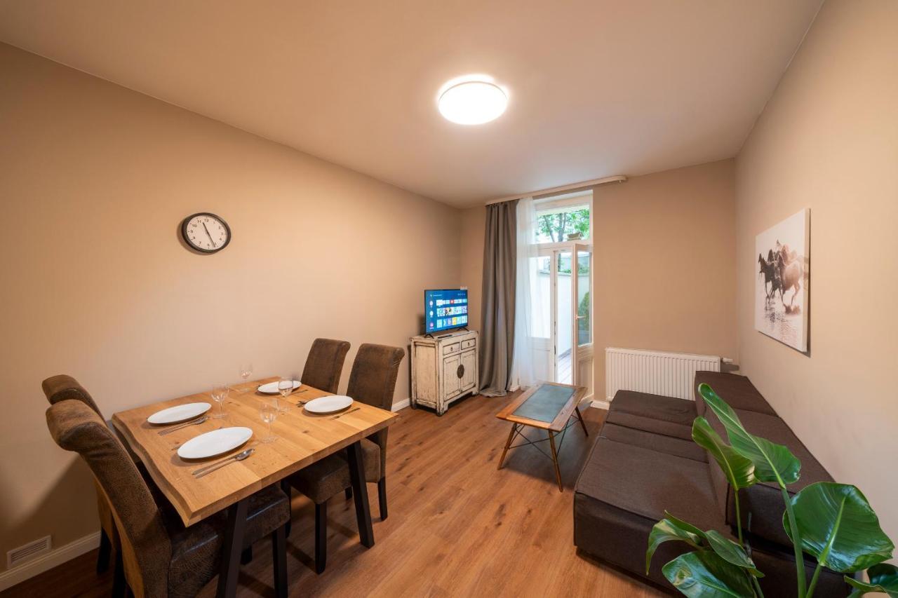 Apart Hotel Zborovska Prague Luaran gambar