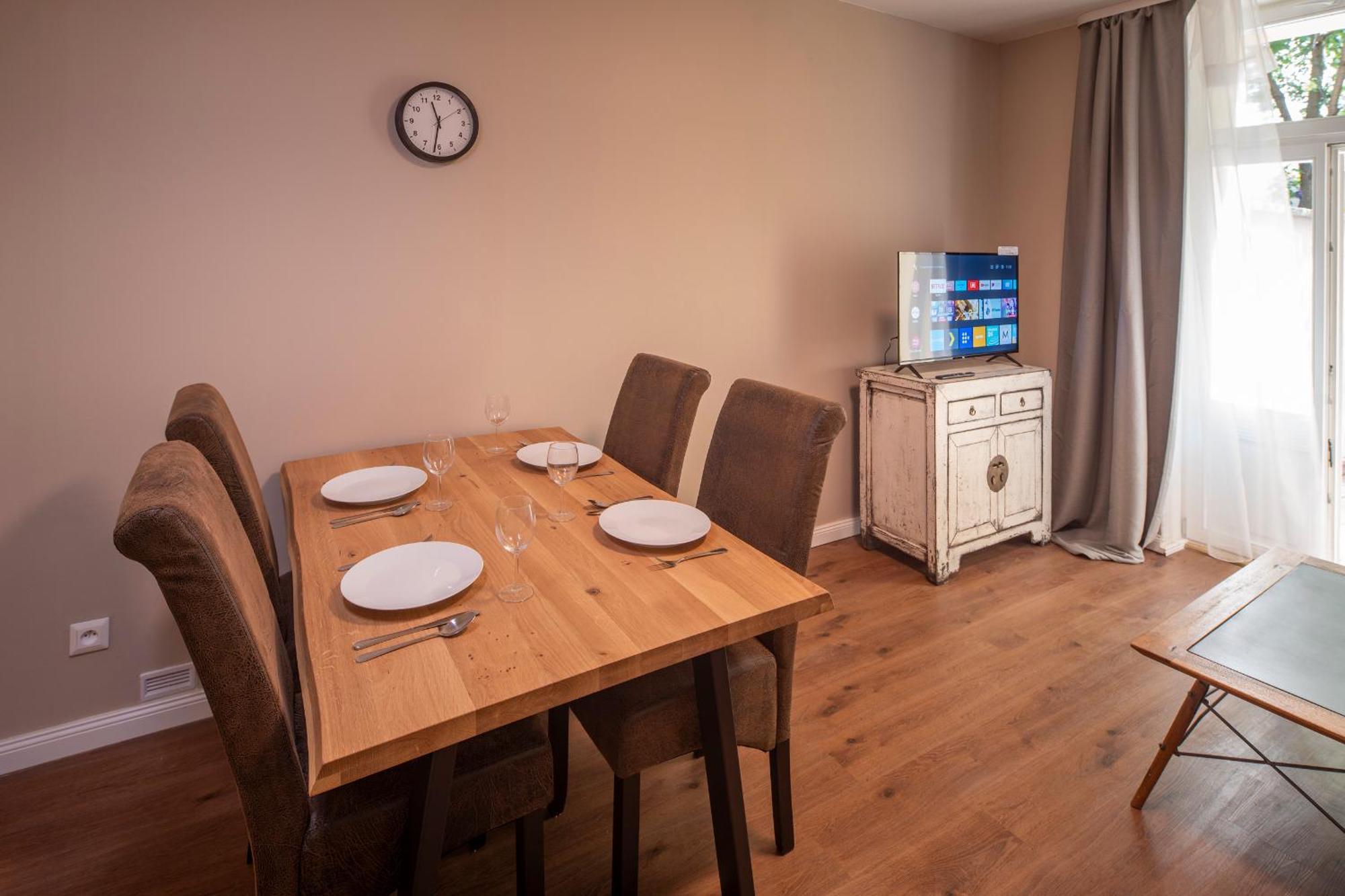 Apart Hotel Zborovska Prague Luaran gambar